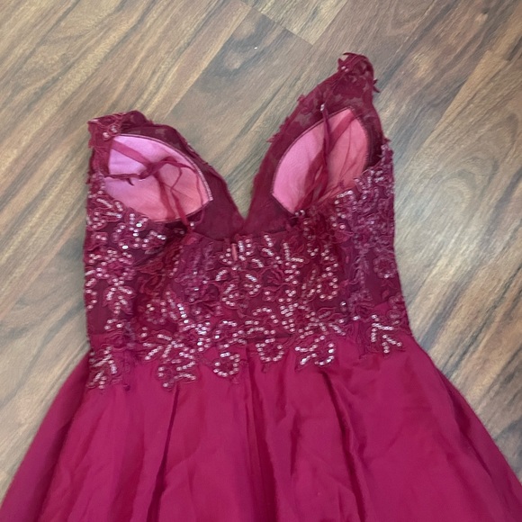 Wine red prom dress with leg slit. Size US12, great condition, only wore once - Picture 6 of 6